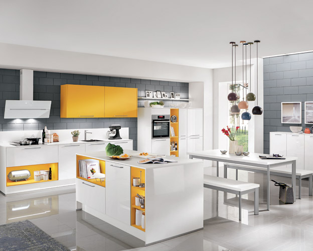 “Modern modular kitchen design in Patna by Royal Kitchen Interior”